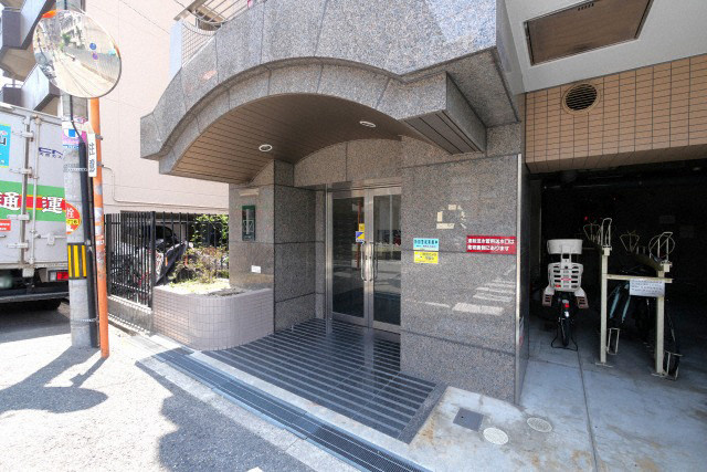 ロータリー天神橋のエントランス