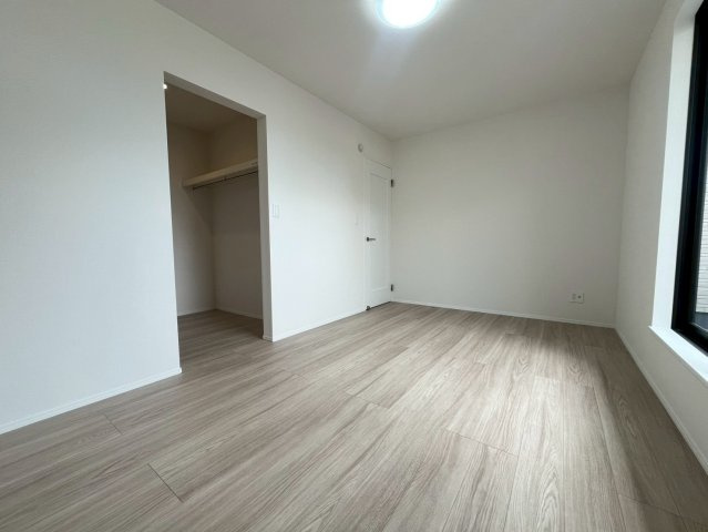 ハートフルタウン与那原町与那原　全4棟の洋室