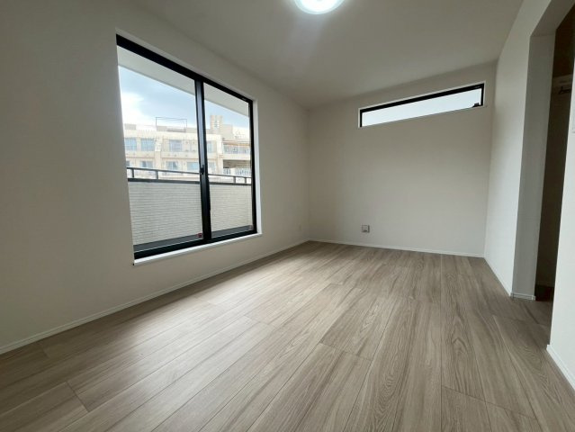 ハートフルタウン与那原町与那原　全4棟の洋室