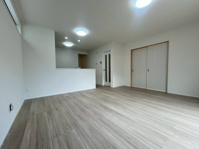 ハートフルタウン与那原町与那原　全4棟の居間・リビング