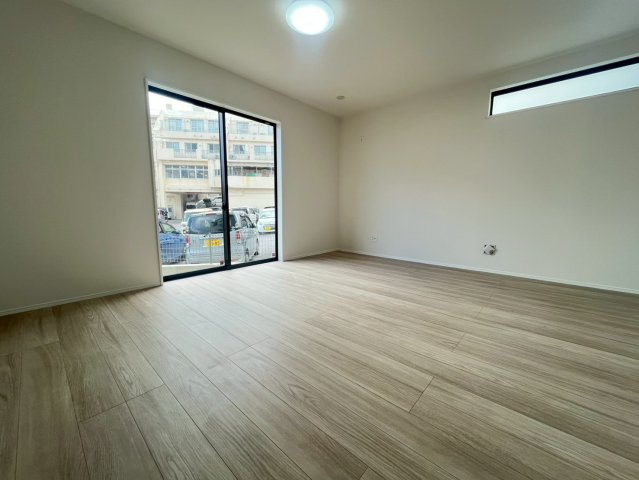 ハートフルタウン与那原町与那原　全4棟の洋室