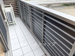 広島市安佐北区三入５丁目のアパートのバルコニー