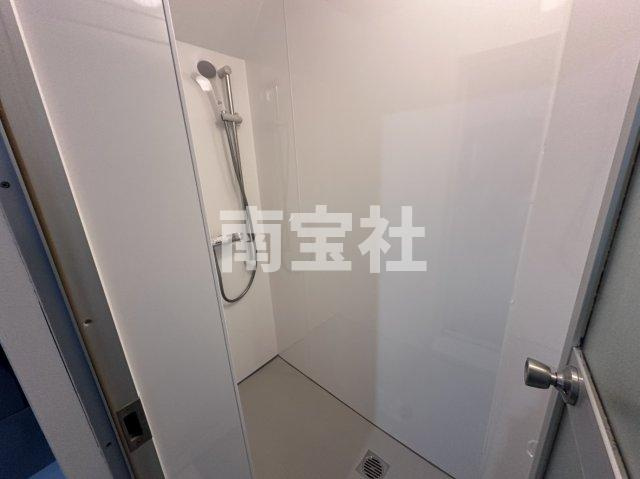 【シャワールーム】