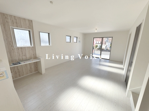 【居間・リビング】 | 【仲介手数料０円】相模原市中央区宮下本町11期　新築一戸建て　2号棟　全2棟 | 相模原市中央区宮下本町11期　新築一戸建て　全2棟