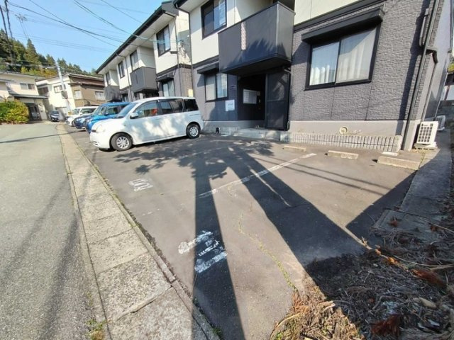 メゾングレース広面Ａ201の駐車場