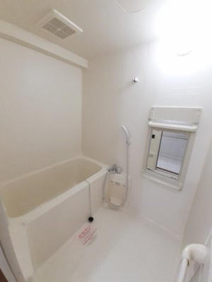 【浴室】 | トゥールモンドＢ | コンパクトで使いやすいお風呂です