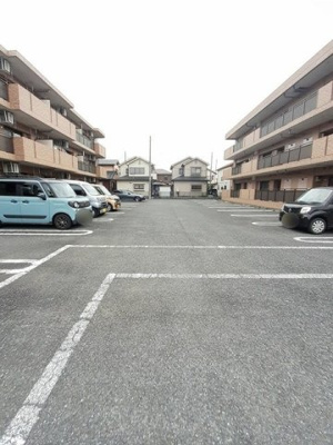 【駐車場】 | トゥールモンドＢ | 駐車場完備です