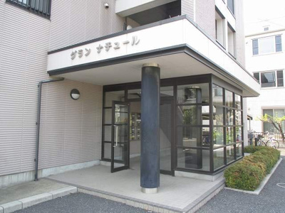 【エントランス】 | グランナチュール | ゆとりのあるエントランスです