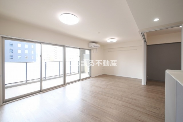 ラ　フェリーチェ難波の居間・リビング