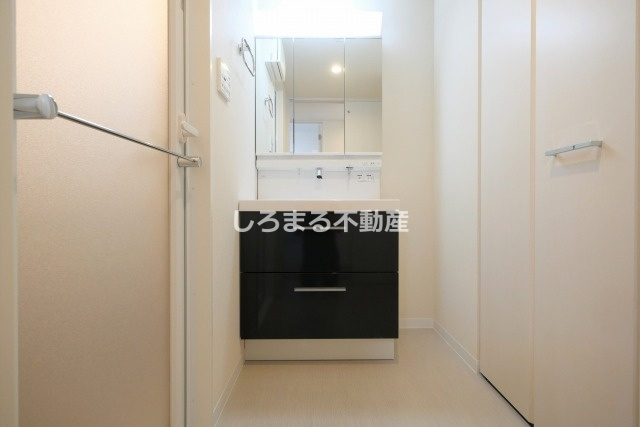 ラ　フェリーチェ難波の独立洗面台