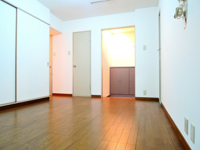 ドムス西高槻の居間・リビング