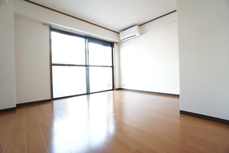 ドムス西高槻の居間・リビング