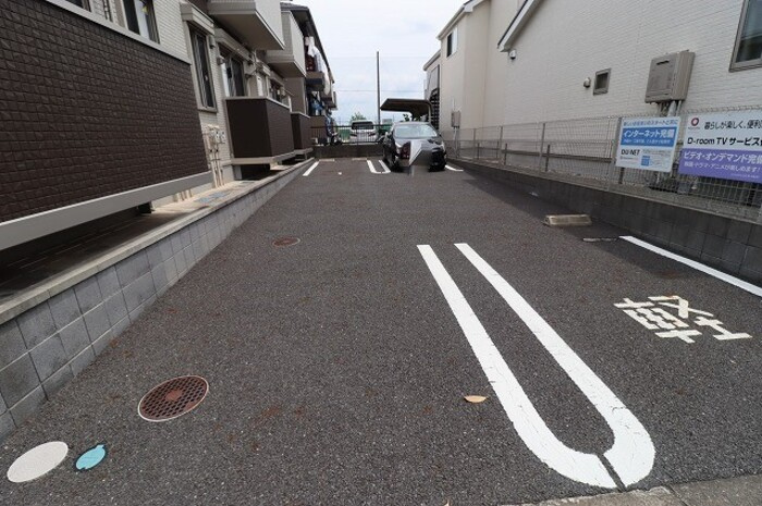 Bella Luce (ﾍﾞﾗﾙｰﾁｪ)の駐車場