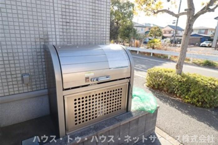 Bella Luce (ﾍﾞﾗﾙｰﾁｪ)