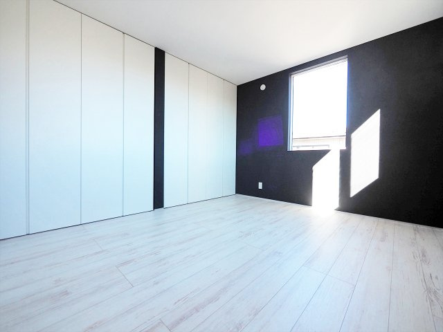 【洋室】 | 目黒区五本木2丁目 | 3階洋室（約6.5帖）クローゼット付き。