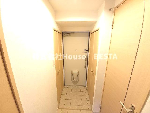 メルディアキューブ新長田の玄関