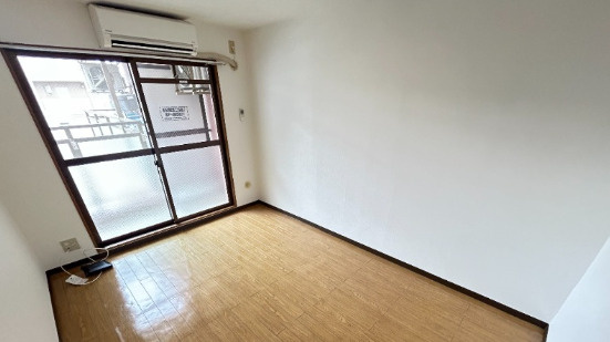 尼崎市南武庫之荘　1棟収益マンションの洋室