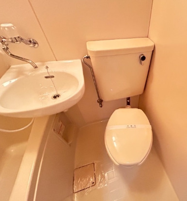 尼崎市南武庫之荘　1棟収益マンションのトイレ