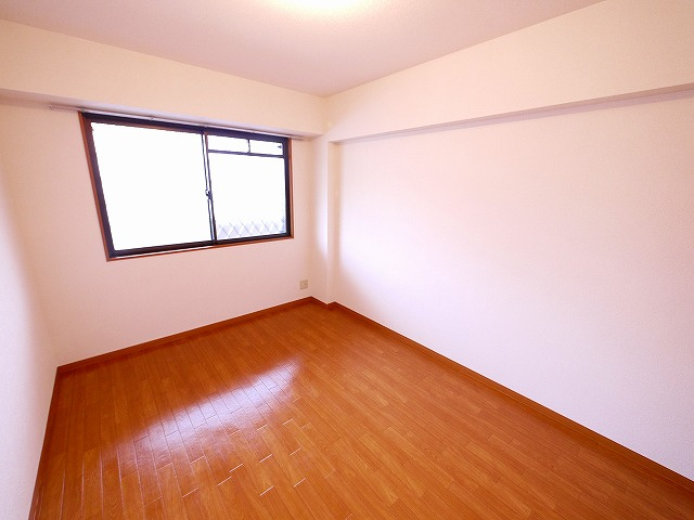 グレースコート恋の窪の寝室|ゆとりの広さです