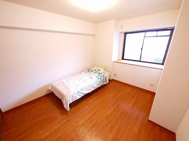 グレースコート恋の窪の洋室|個人の部屋や寝室として使える洋室です