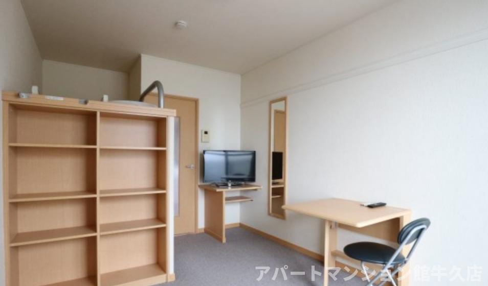 レオパレスソレーユの居間・リビング