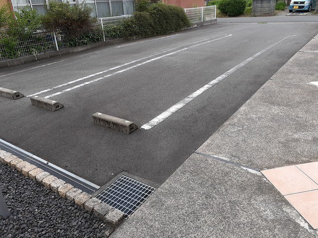 サニーサウスの駐車場