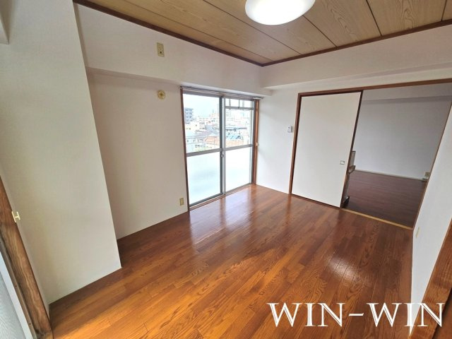 グリーンパーク吉田の洋室