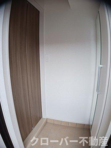ハイツ　ＨＡＹＡＳＨＩ　２の玄関