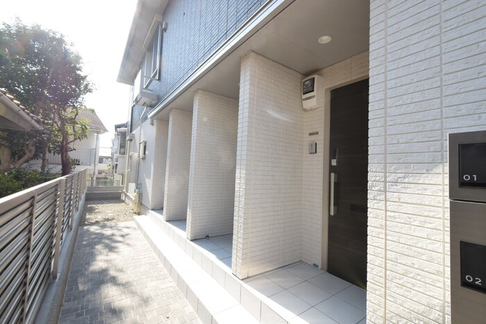 GibbousHouse十三夜のエントランス