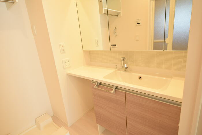 GibbousHouse十三夜の洗面所