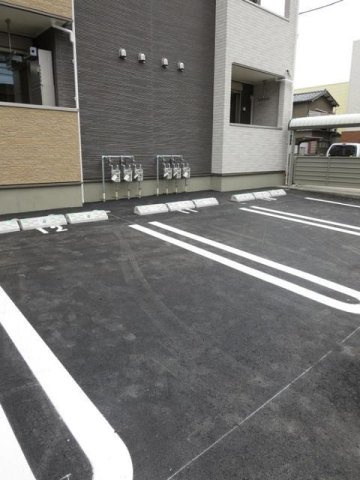 カゼッタ　ドゥーエの駐車場