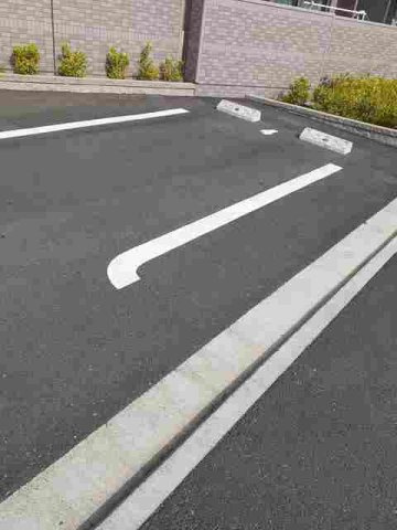 グランクリュ佐古　ＥＡＳＴの駐車場