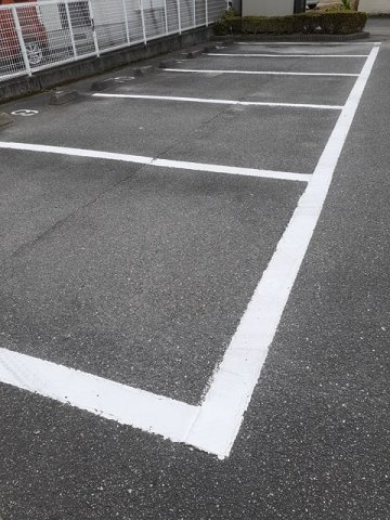 Ｌａｗ　Ｆｌｏｗｅｒの駐車場