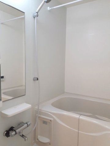 グランディール沖洲　Ａの浴室