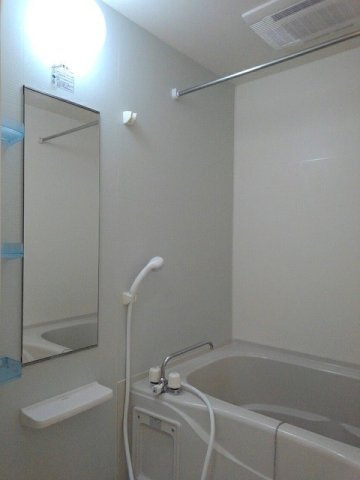 ブライトガーデンの浴室