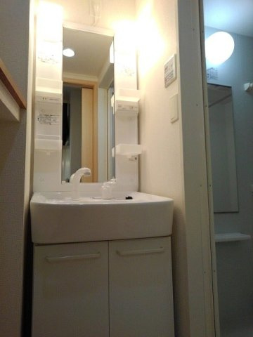 ブライトガーデンの洗面所