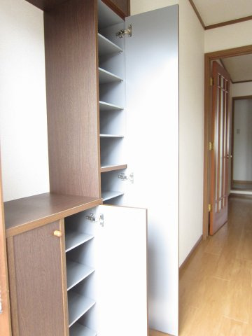 ルクプル　Ａの玄関