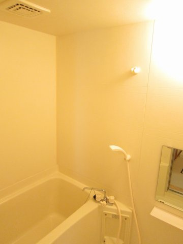 ルクプル　Ａの浴室