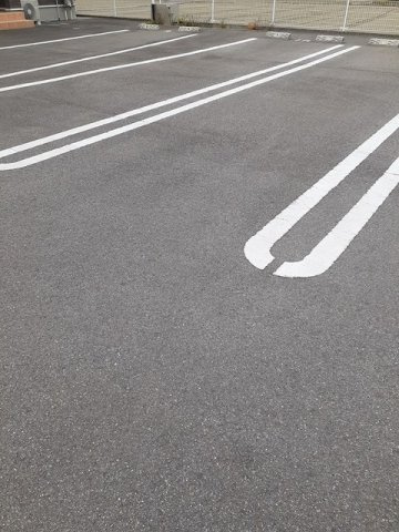 ルミナスしまだⅡの駐車場