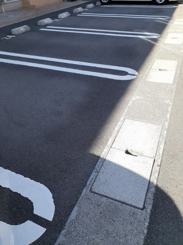 ラ・ドゥサーⅡの駐車場