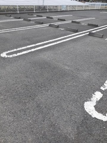 サンリットＢの駐車場