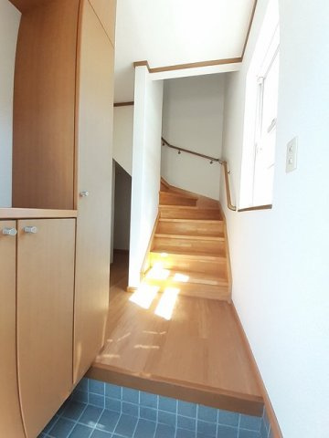 バーシア名賀の玄関