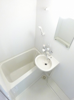 【浴室】 | ヴィータローザＣＱレジデンス南千住 | 南千住の賃貸物件。
「ヴィータローザＣＱレジデンス南千住」のことなら(株)メイワ・エステートへお任せください。