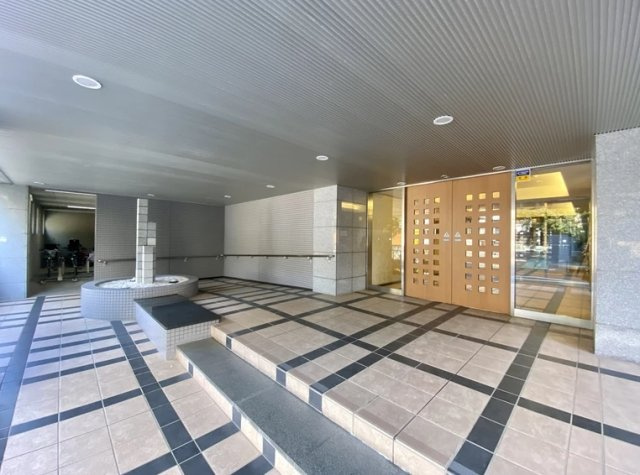 【エントランス】