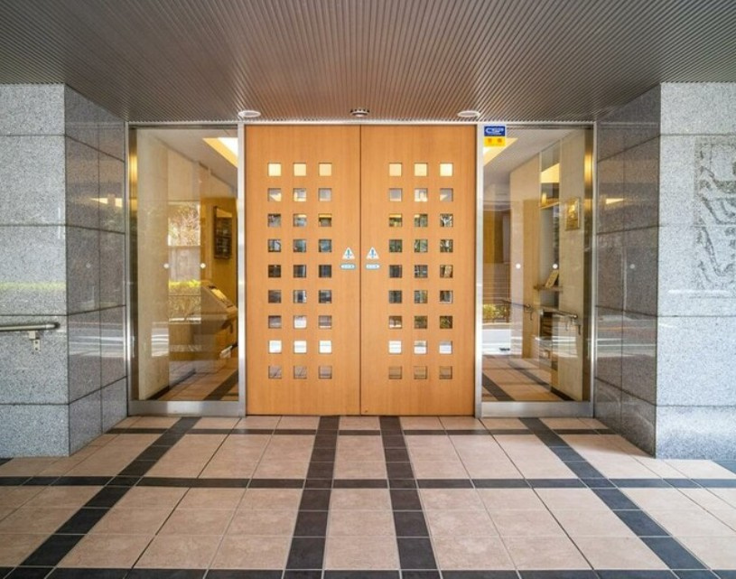 【エントランス】