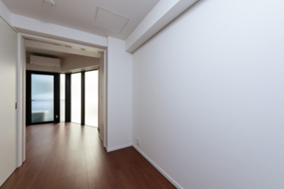 【居間・リビング】 | メーヴェ浅草橋 | ※写真は同タイプ住戸です。