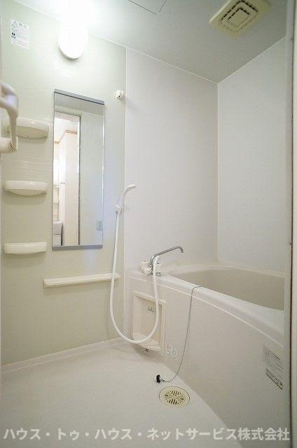 パインヒルズＡの浴室