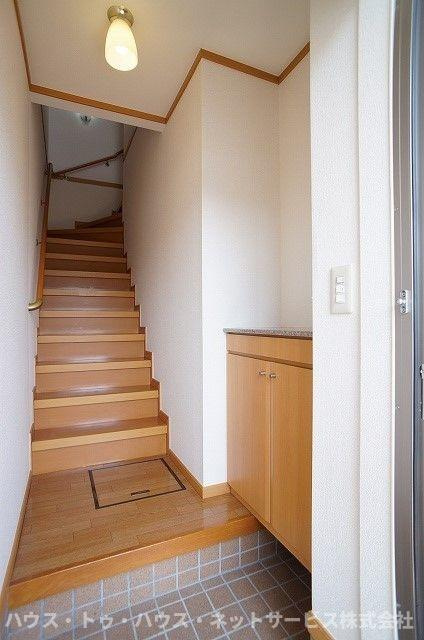 パインヒルズＡの玄関