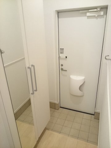 グッド９４６の玄関