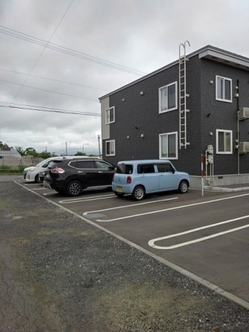 グッド９４６の駐車場